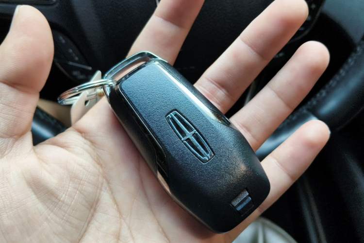 Used Lincoln MKZ 2014 2.0T Prestige Edition Vehicle Key