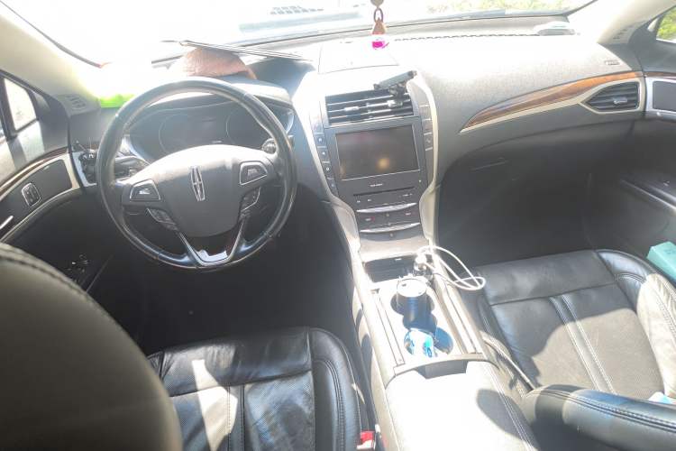 Used Lincoln MKZ 2014 2.0T Luxury Edition Center Console