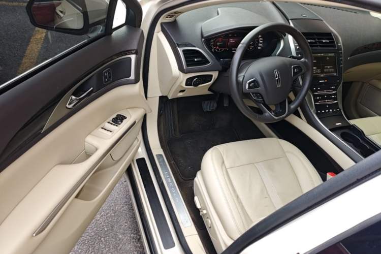 Used Lincoln MKZ 2014 2.0T Luxury Edition Driver Seat