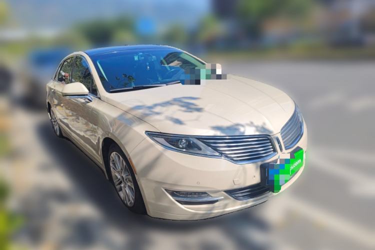 Used Lincoln MKZ 2014 2.0T Luxury Edition Front Right 45 Deg