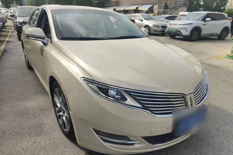 Used Lincoln MKZ 2014 2.0T Luxury Edition Front Right 45 Deg