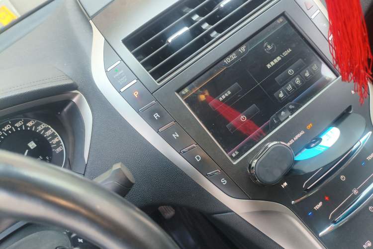 Used Lincoln MKZ 2014 2.0T Prestige Edition Gear Lever