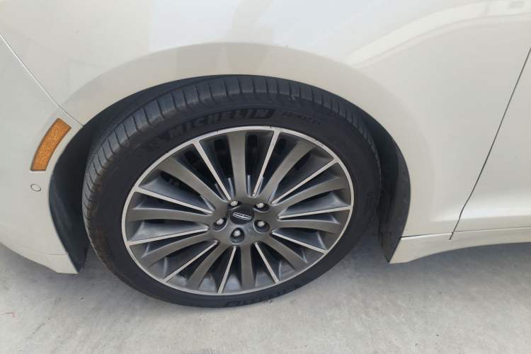 Used Lincoln MKZ 2014 2.0T Prestige Edition Left Front Wheel Hub