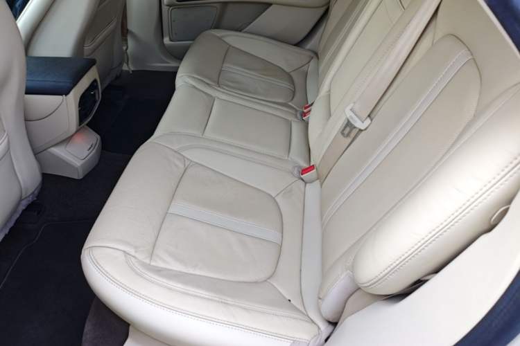 Used Lincoln MKZ 2014 2.0T Luxury Edition Left Rear Seat