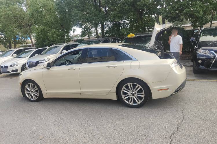 Used Lincoln MKZ 2014 2.0T Luxury Edition Left Side