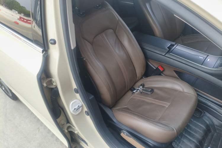 Used Lincoln MKZ 2014 2.0T Prestige Edition Right Front Seat