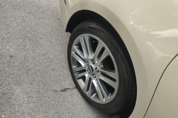 Used Lincoln MKZ 2014 2.0T Luxury Edition Right Rear Wheel Hub