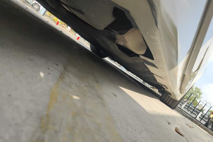Used Lincoln MKZ 2014 2.0T Luxury Edition Right Side Sill