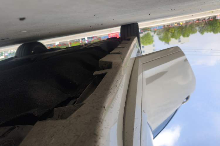 Used Lincoln MKZ 2014 2.0T Prestige Edition Right Side Sill