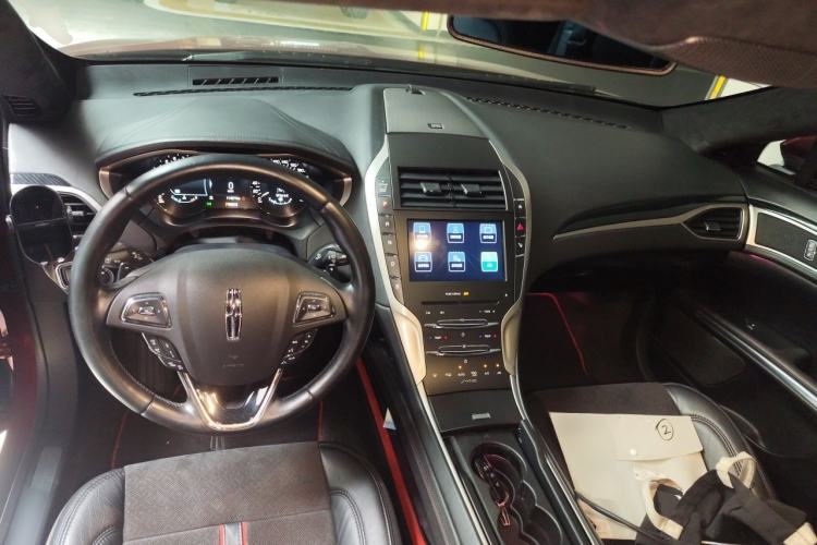 Used Lincoln MKZ 2015 2.0T Presidential Series Center Console