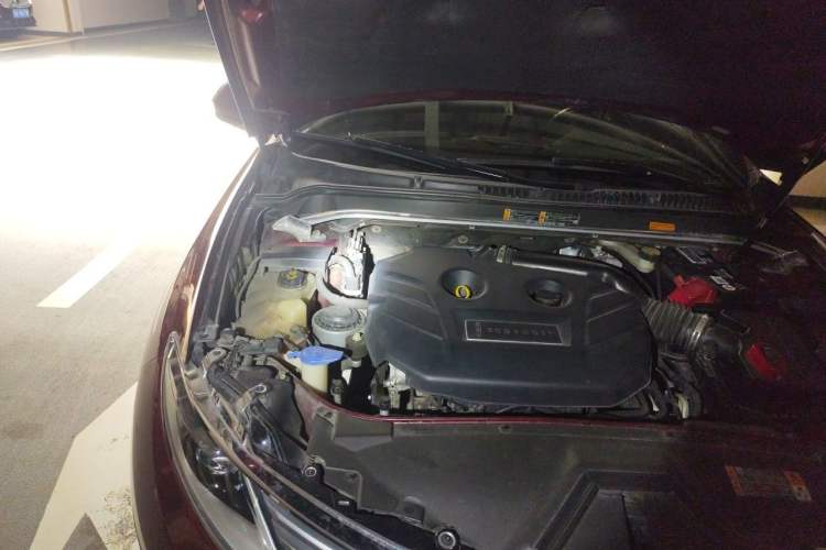 Used Lincoln MKZ 2015 2.0T Presidential Series Engine Bay Right