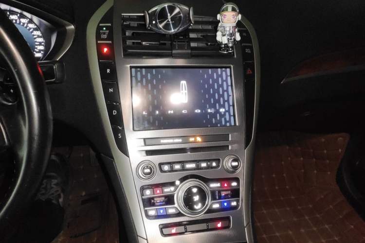 Used Lincoln MKZ  Audio And AC Panel