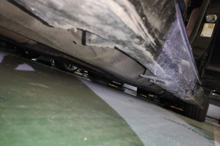Used Lincoln MKZ  Chassis Front Left