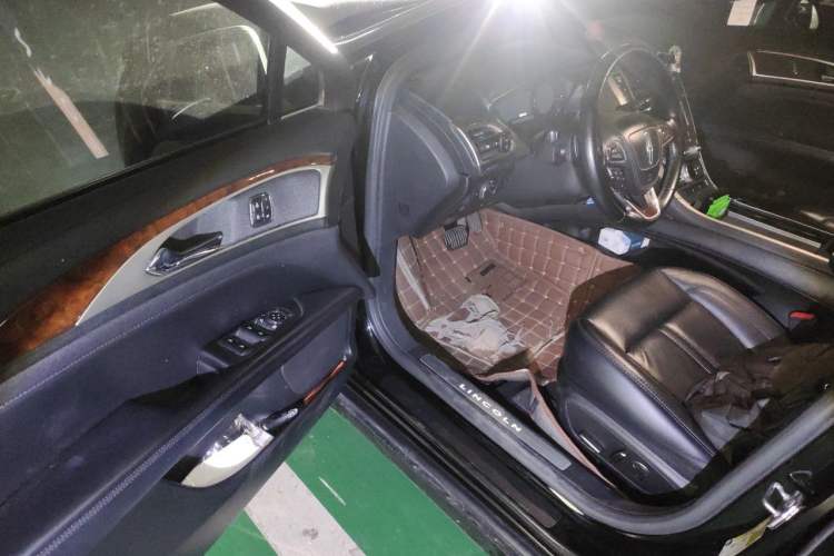 Used Lincoln MKZ  Driver Seat