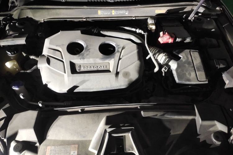 Used Lincoln MKZ  Engine Bay
