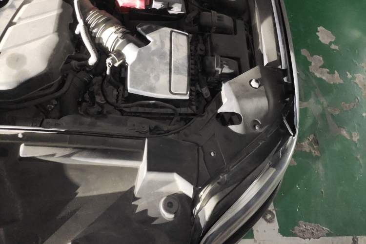 Used Lincoln MKZ  Engine Bay Left