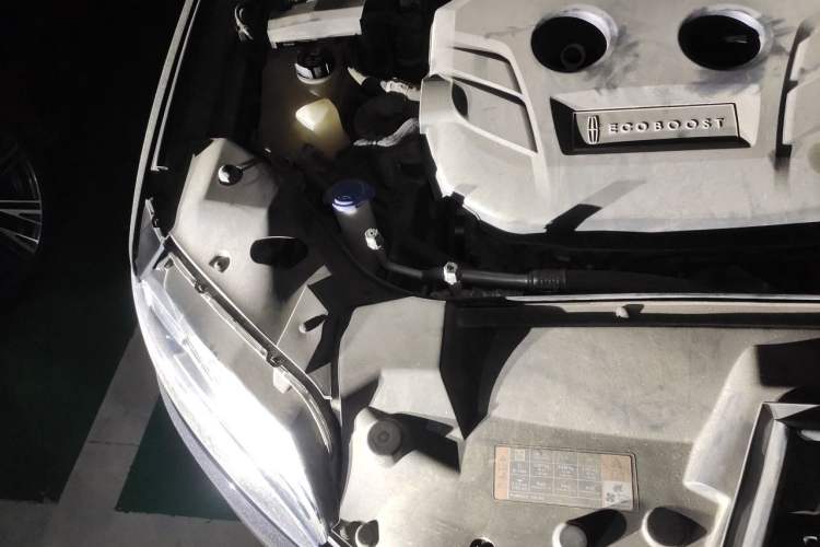 Used Lincoln MKZ  Engine Bay Right
