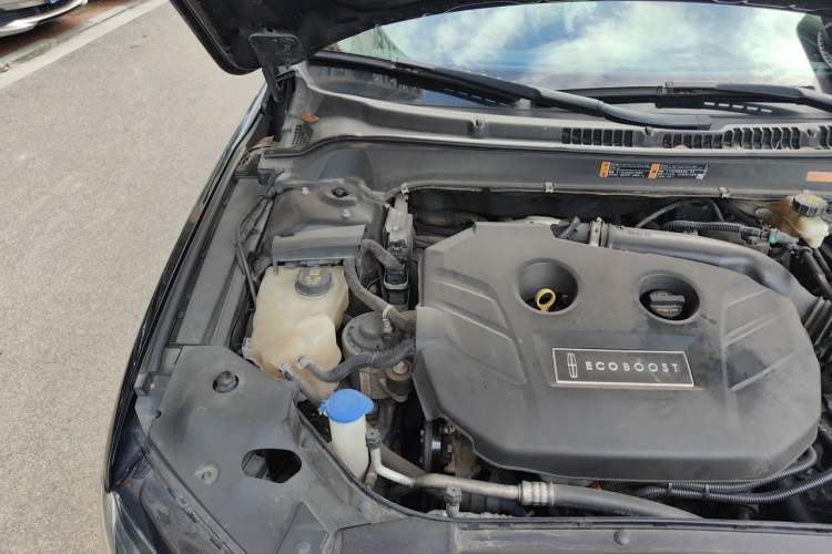 Used Lincoln MKZ 2016 2.0T Premium Edition Engine Bay Right