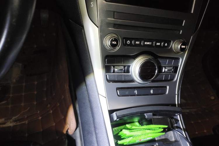 Used Lincoln MKZ  Gear Lever