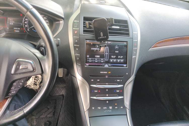 Used Lincoln MKZ 2016 2.0T Luxury Edition Gear Lever