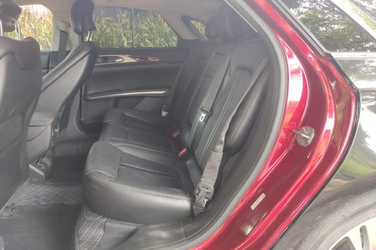 Used Lincoln MKZ 2016 2.0T Luxury Edition Left Rear Seat