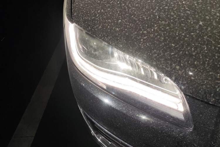 Used Lincoln MKZ  Right Front Headlight