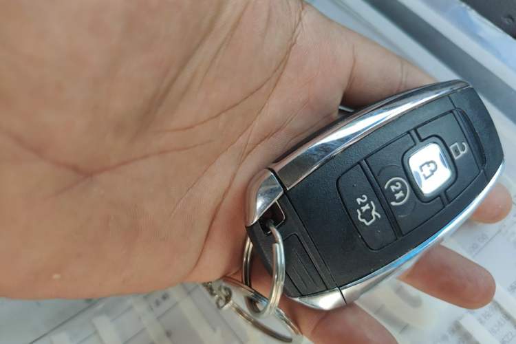 Used Lincoln MKZ 2016 2.0T Premium Edition Vehicle Key