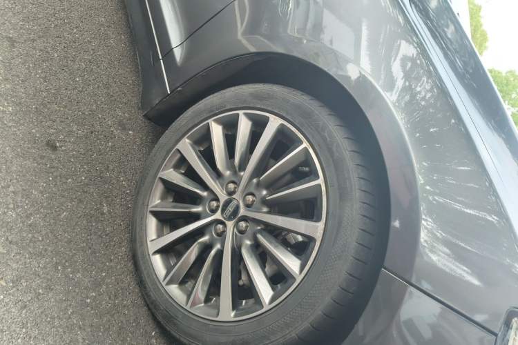 Used Lincoln MKZ 2016 2.0T Luxury Edition Right Front Wheel Hub