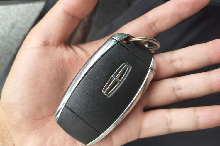 Used Lincoln MKZ 2016 2.0T Luxury Edition Vehicle Key