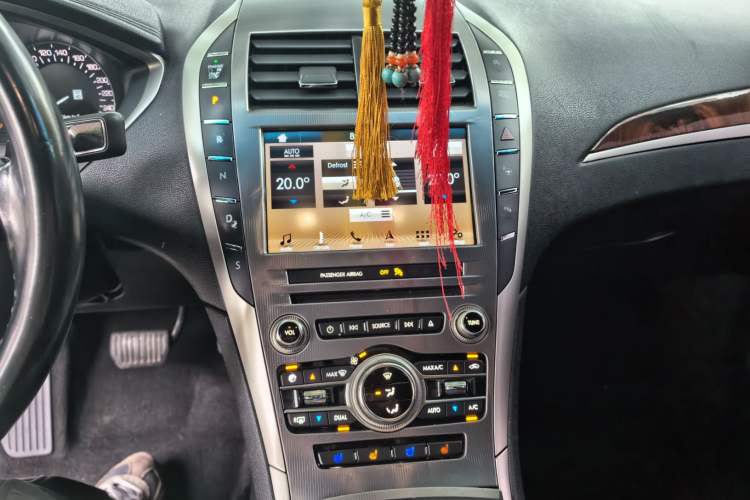 Used Lincoln MKZ 2016 2.0T Luxury Edition Audio And AC Panel