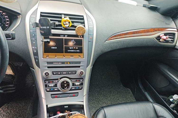 Used Lincoln MKZ 2016 2.0T Premium Edition Audio And AC Panel