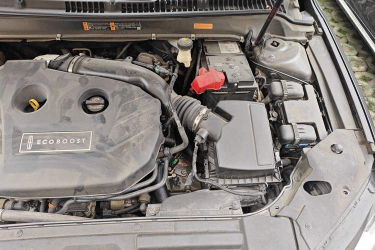 Used Lincoln MKZ 2016 2.0T Premium Edition Engine Bay Left