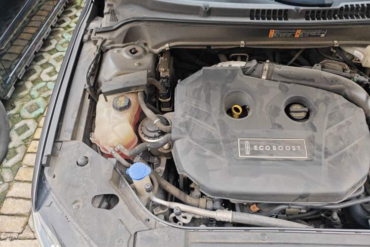 Used Lincoln MKZ 2016 2.0T Premium Edition Engine Bay Right