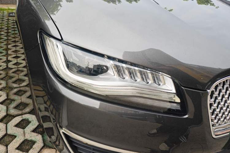 Used Lincoln MKZ 2016 2.0T Premium Edition Right Front Headlight