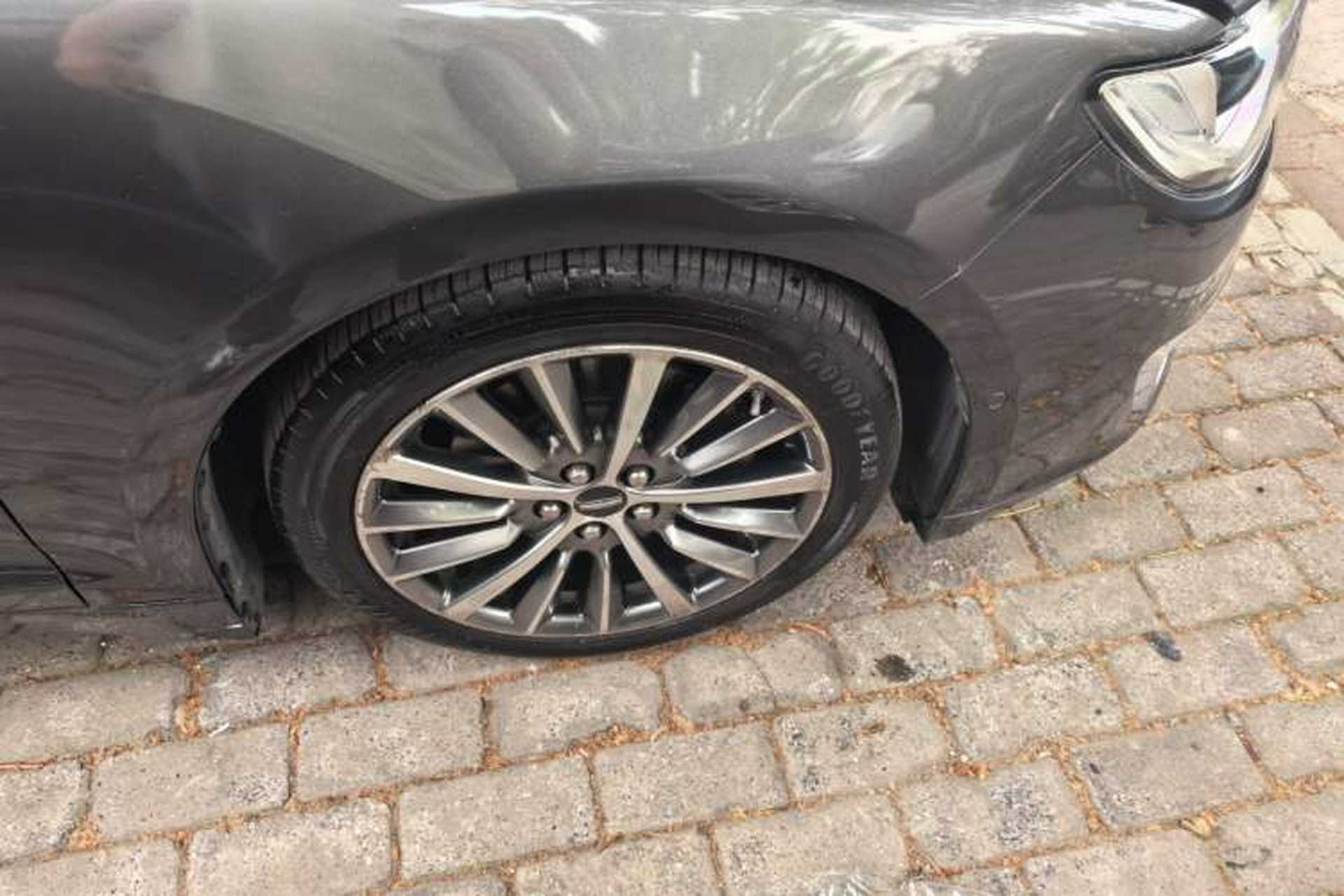 Used Lincoln MKZ 2016 2.0T Luxury Edition Right Front Wheel Hub