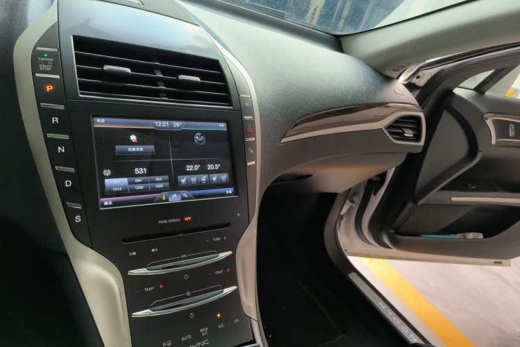 Used Lincoln MKZ 2016 2.0T Prestige Edition Audio And AC Panel