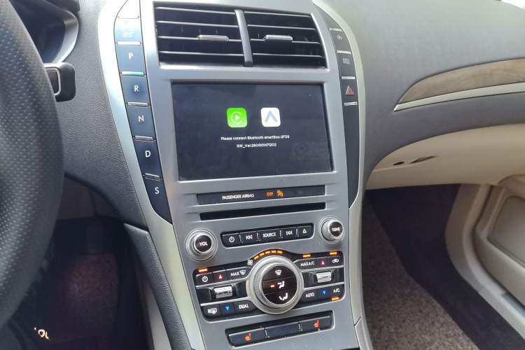 Used Lincoln MKZ  Audio And AC Panel