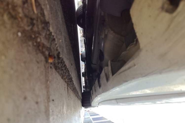 Used Lincoln MKZ  Chassis Rear Right
