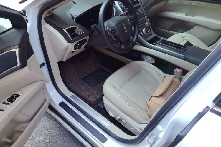Used Lincoln MKZ  Driver Seat