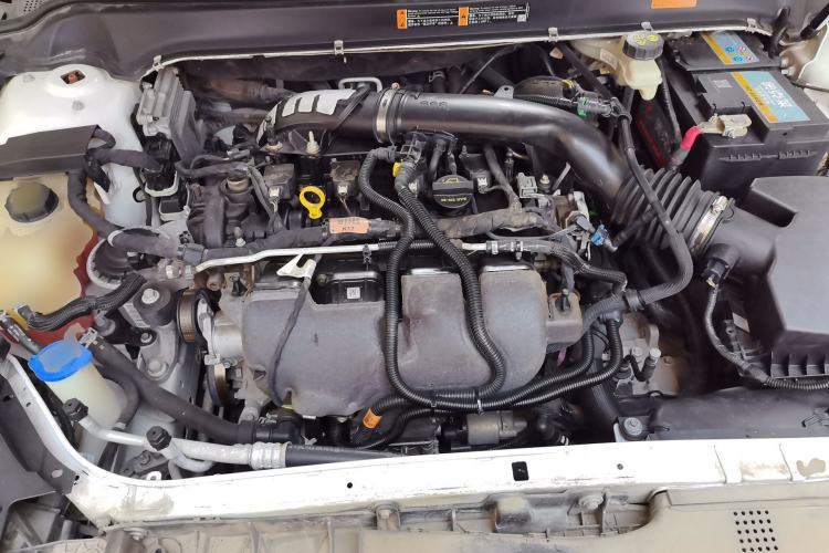 Used Lincoln MKZ  Engine Bay
