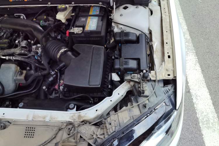 Used Lincoln MKZ  Engine Bay Left