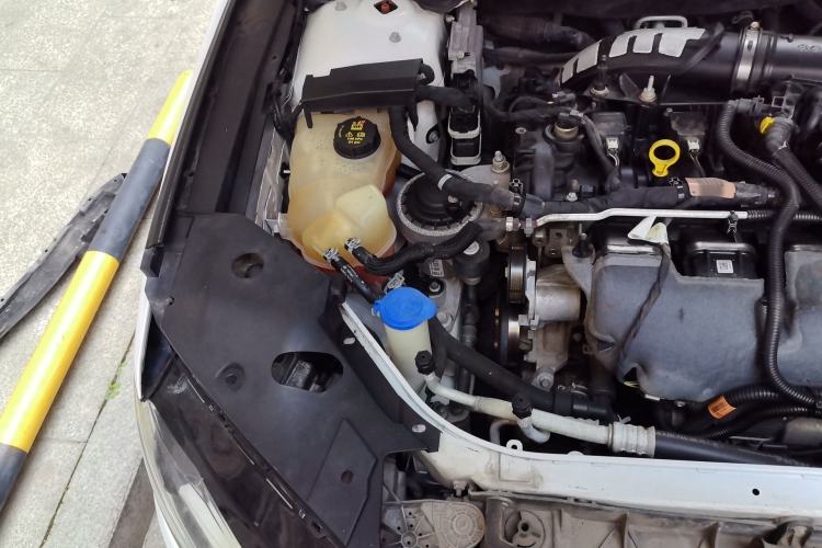 Used Lincoln MKZ  Engine Bay Right