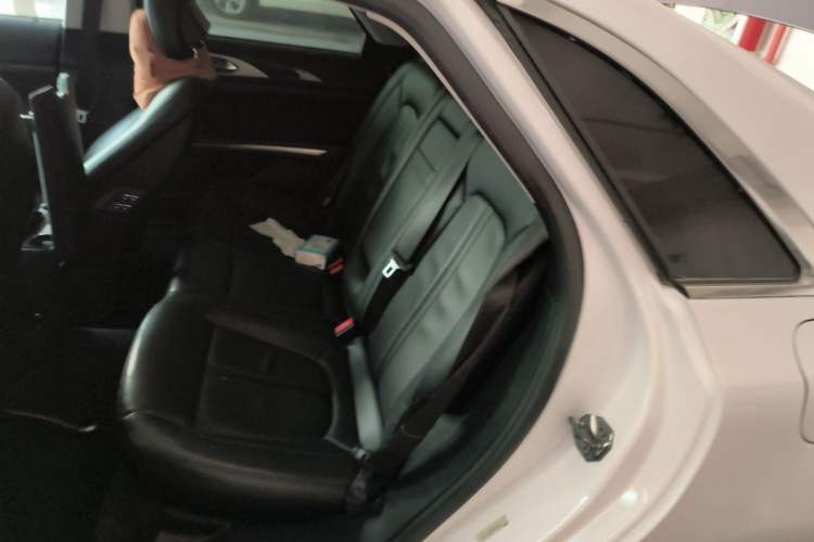 Used Lincoln MKZ 2016 2.0T Prestige Edition Left Rear Seat