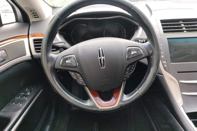 Used Lincoln MKZ 2016 2.0T Luxury Edition Steering Wheel