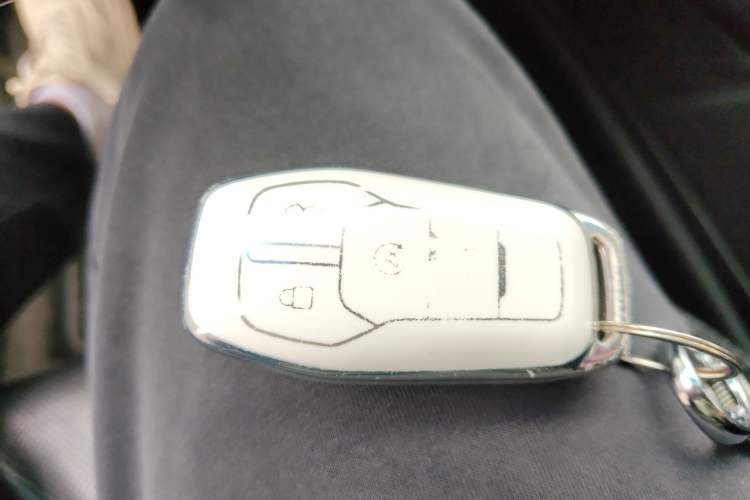Used Lincoln MKZ 2016 2.0T Luxury Edition Vehicle Key