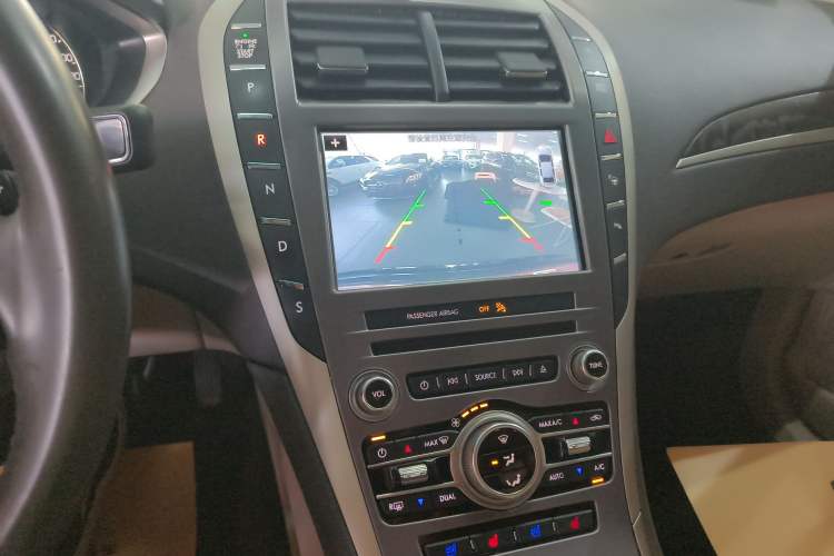 Used Lincoln MKZ 2017 2.0T Luxury Edition Audio And AC Panel