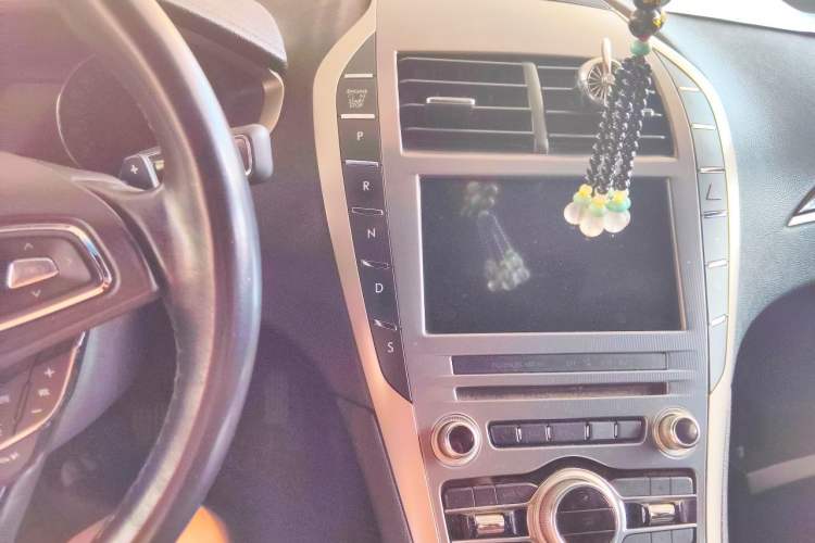 Used Lincoln MKZ 2017 2.0T Luxury Edition Audio And AC Panel