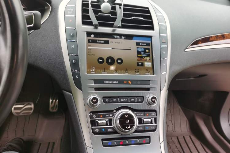 Used Lincoln MKZ 2017 2.0T Luxury Edition Audio And AC Panel