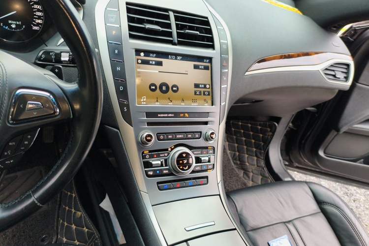 Used Lincoln MKZ 2017 2.0T Luxury Edition Audio And AC Panel