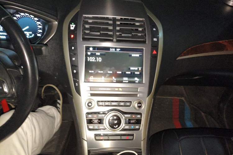 Used Lincoln MKZ 2017 2.0T Luxury Edition Audio And AC Panel